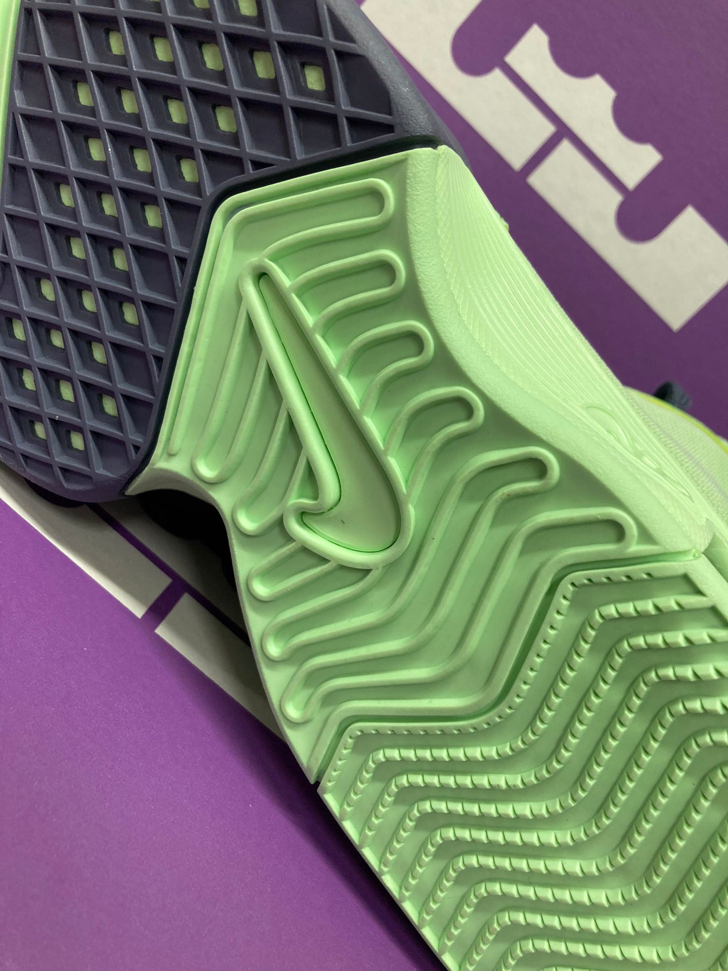 Nike LeBron Witness 8 'Vapor Green'