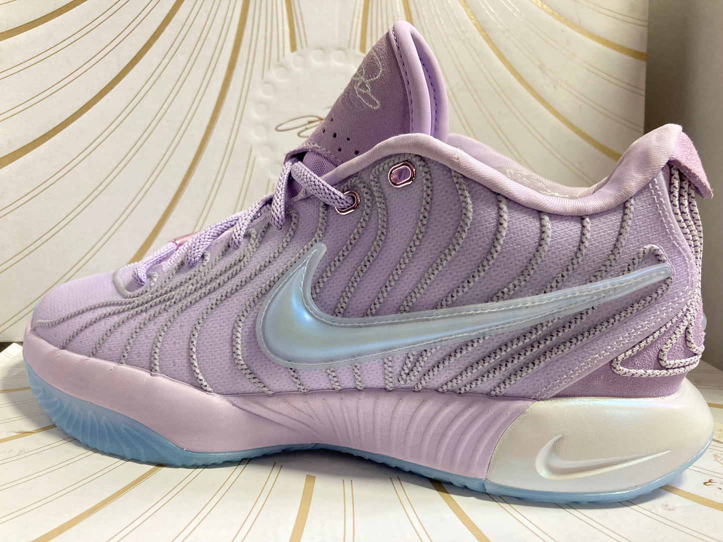 Nike LeBron 21 'Serenity'