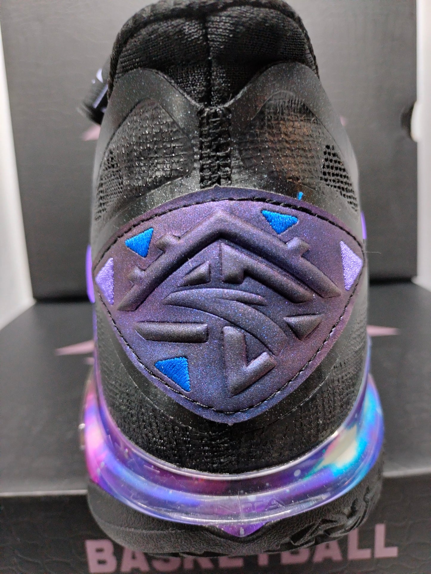 Anta Kyrie Shock Wave 5 'Dark Matter'