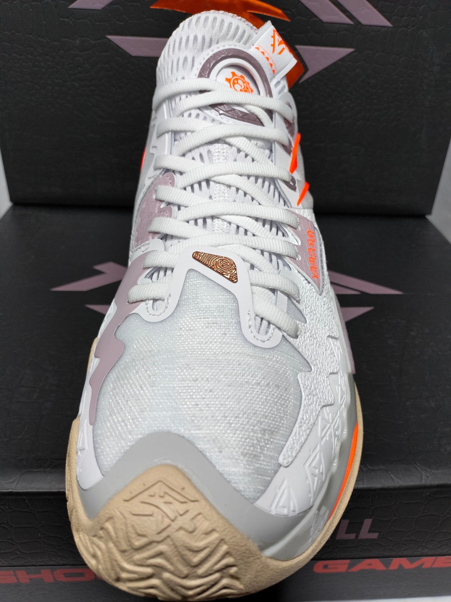 Anta Kyrie Shock Wave 5 'Saltation'