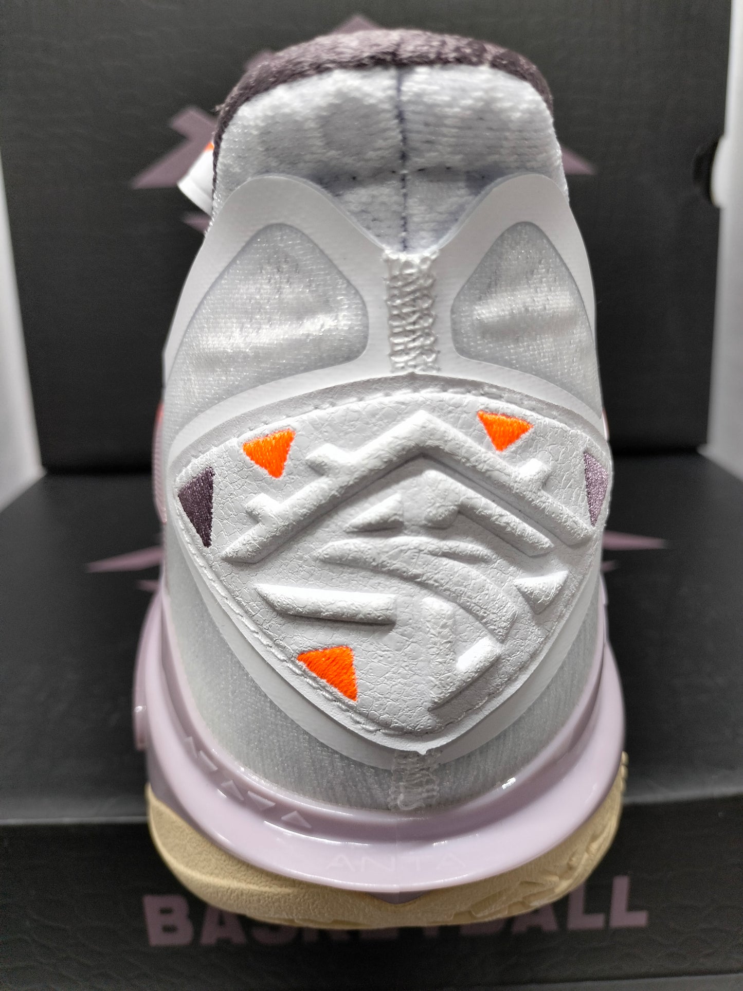 Anta Kyrie Shock Wave 5 'Saltation'