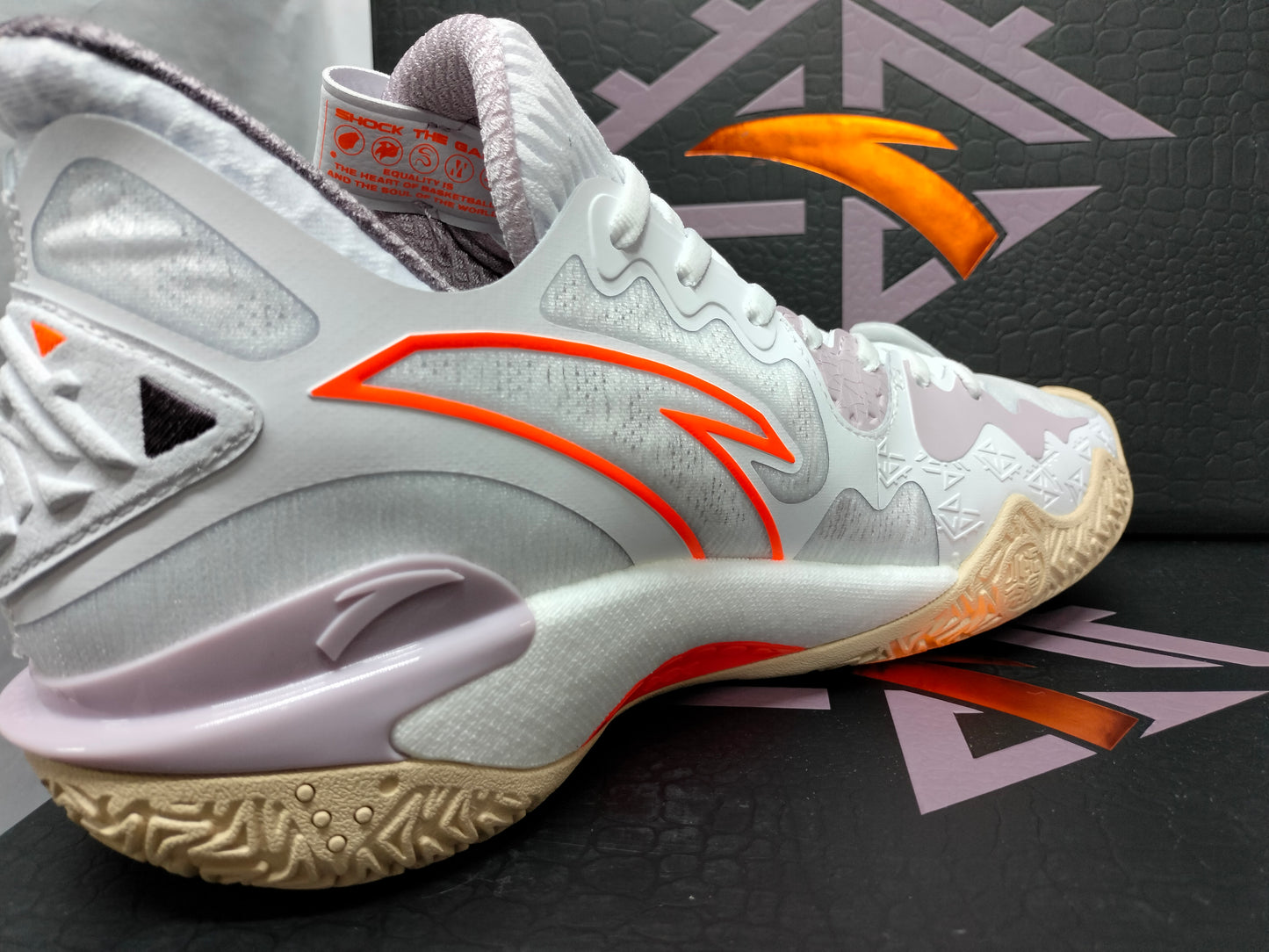 Anta Kyrie Shock Wave 5 'Saltation'