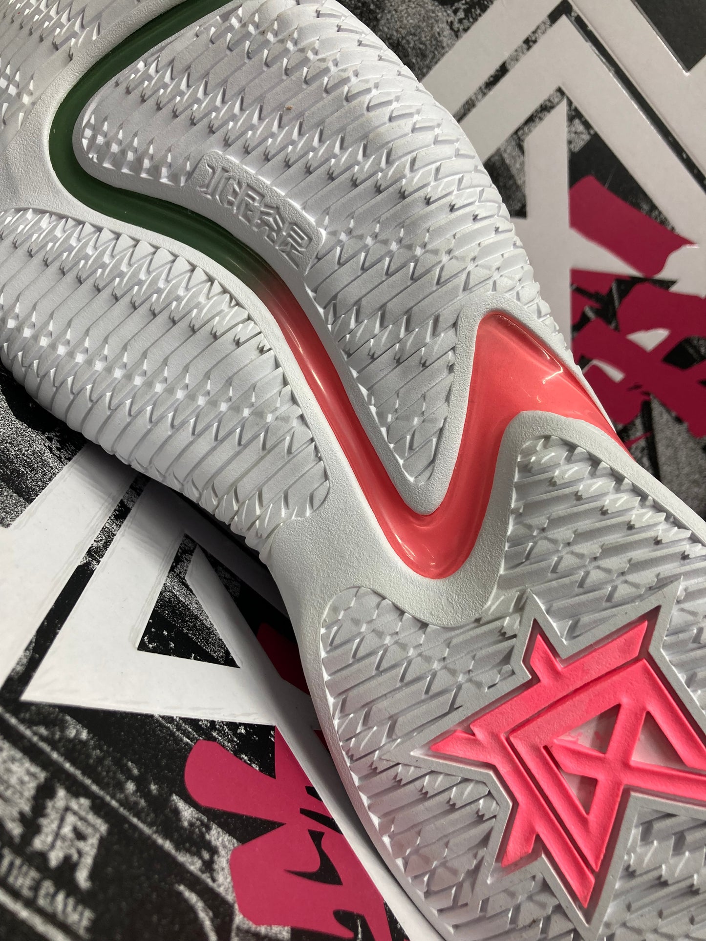 Anta STG 4.0 "Crazy Tide"