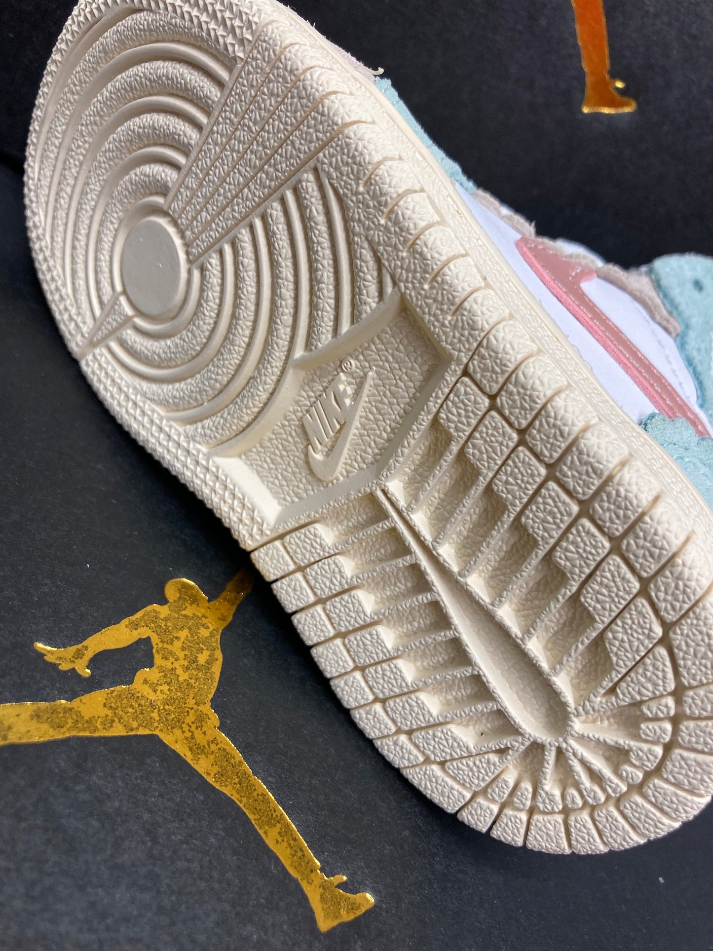 Air Jordan 1 Mid SE TD 'Scalloped Edge'