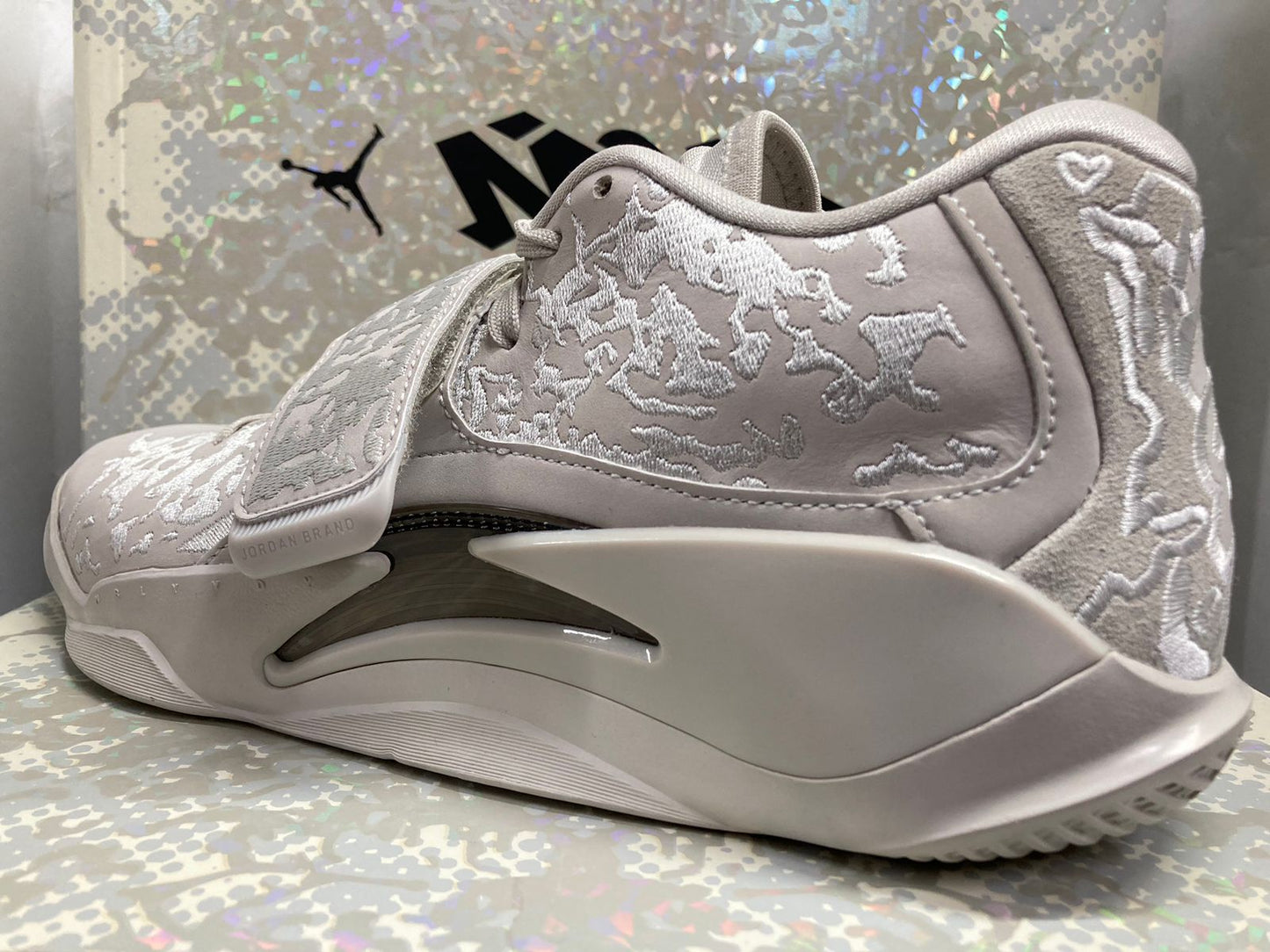 Jordan Zion 3 M.U.D. SE 'Light Bone'