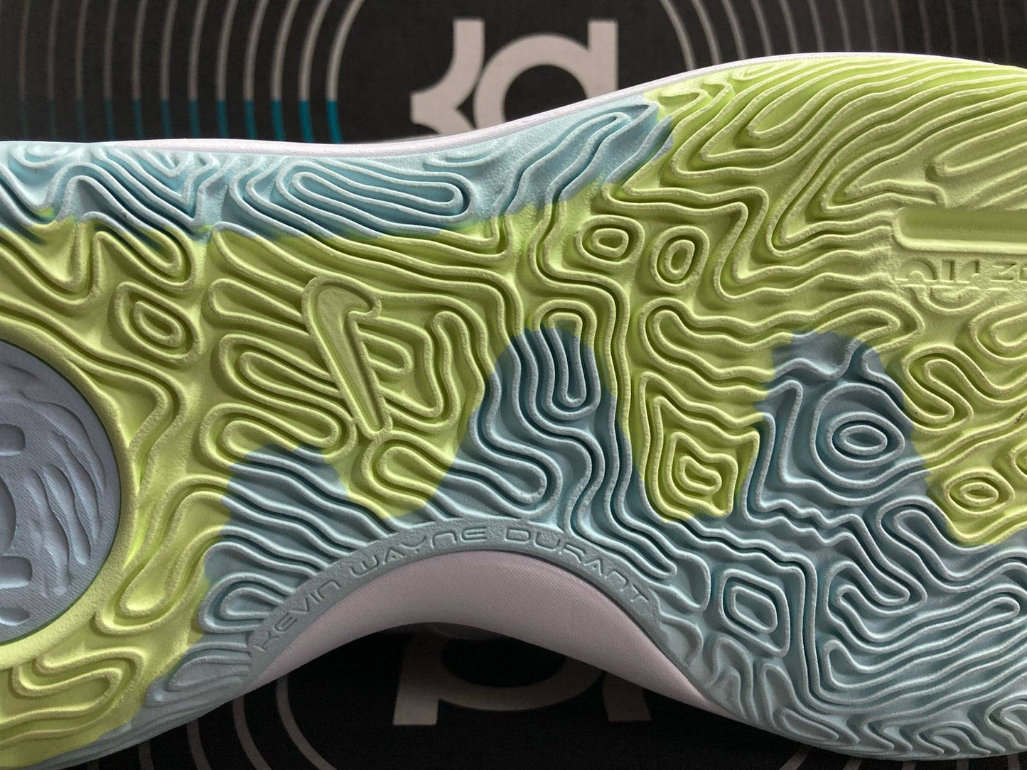 NIKE KD Trey 5 X 'Wolf Grey Barely Volt'