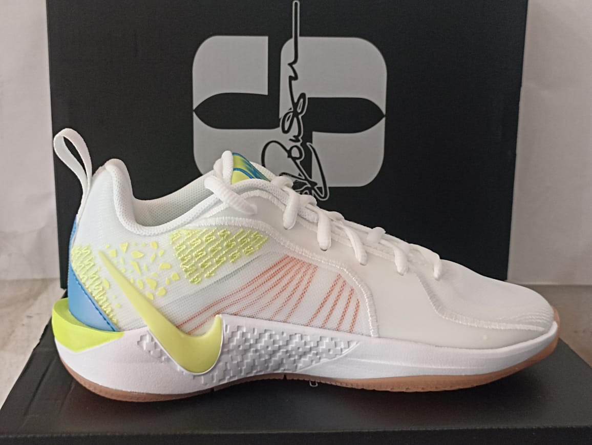 Nike Wmns Sabrina 2 SE GS 'Hesi Hitter'