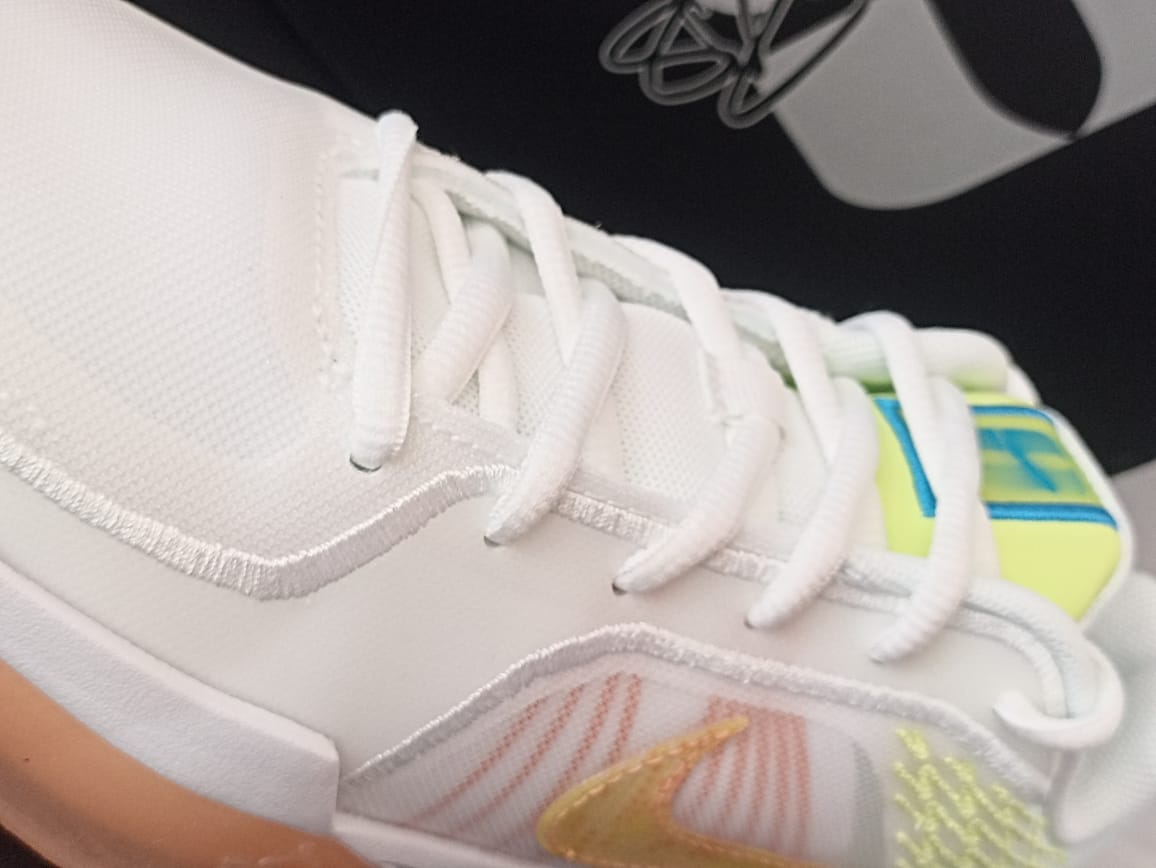 Nike Wmns Sabrina 2 SE GS 'Hesi Hitter'