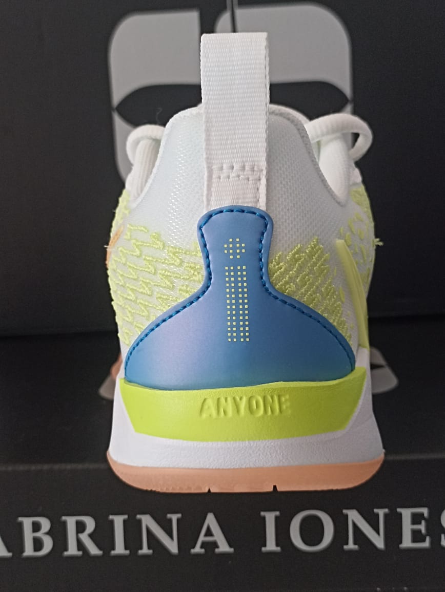 Nike Wmns Sabrina 2 SE GS 'Hesi Hitter'