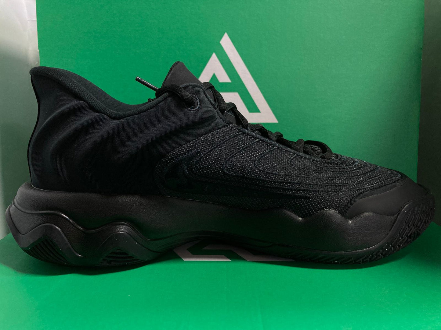 Giannis Immortality 4 'Triple Black'