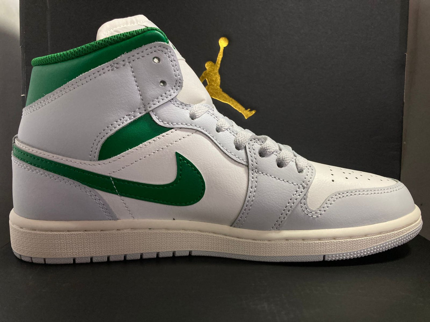 Air Jordan 1 Mid 'Summit White Lucky Green'