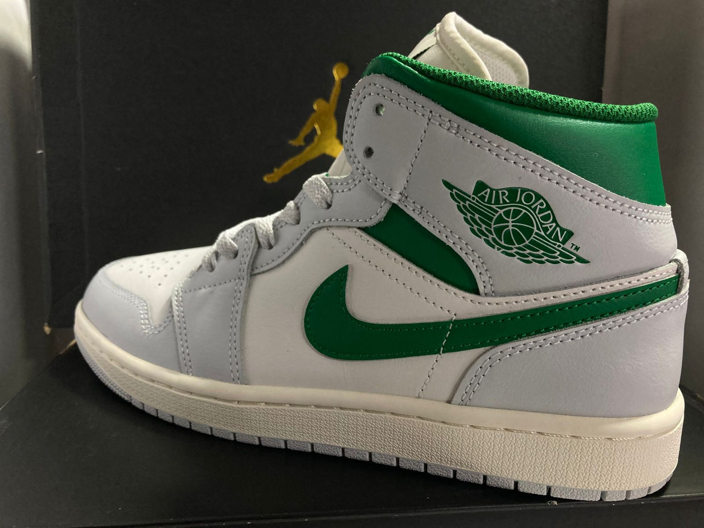 Air Jordan 1 Mid 'Summit White Lucky Green'