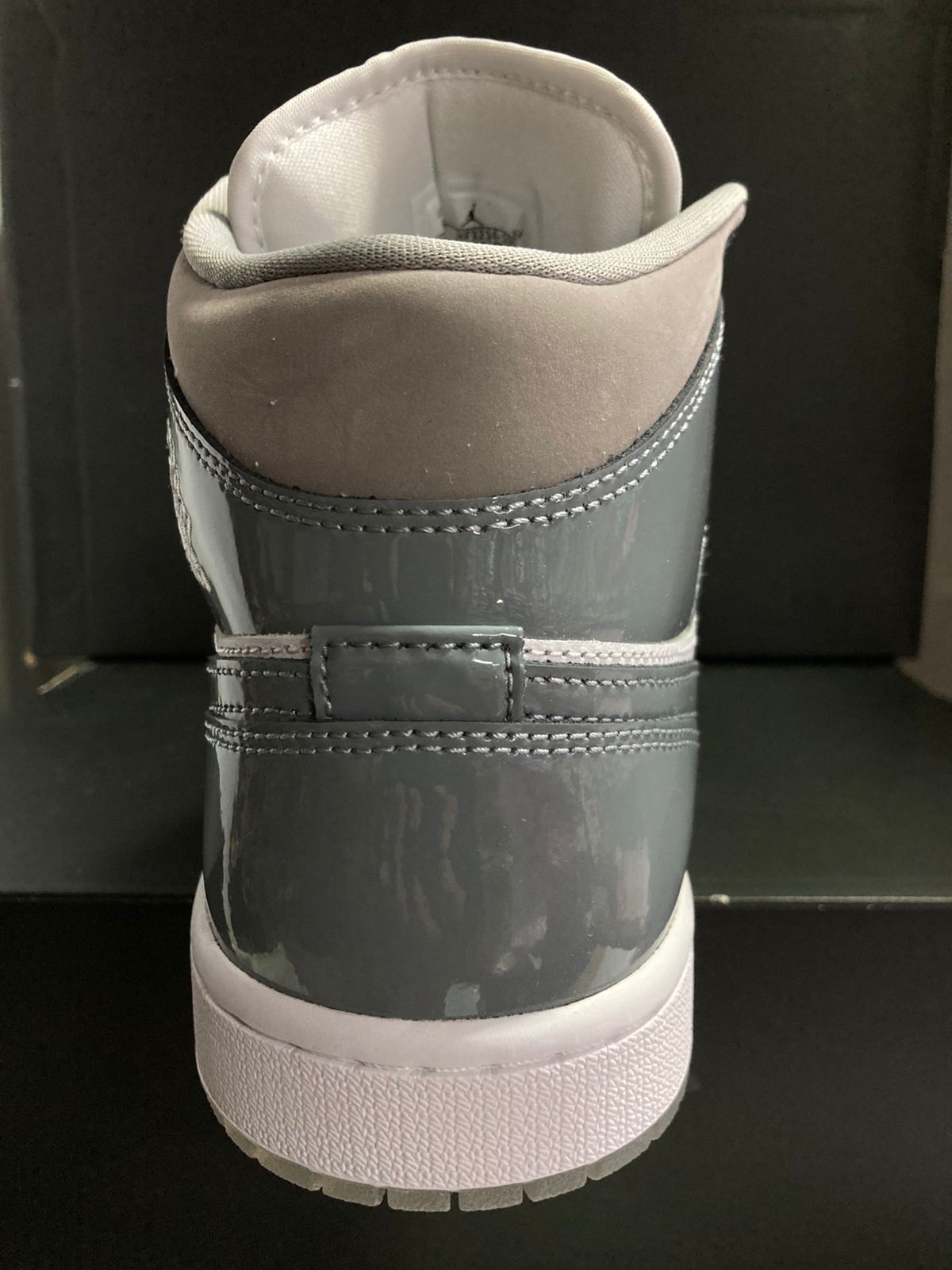 Air Jordan 1 Mid SE 'Patent Cool Grey'