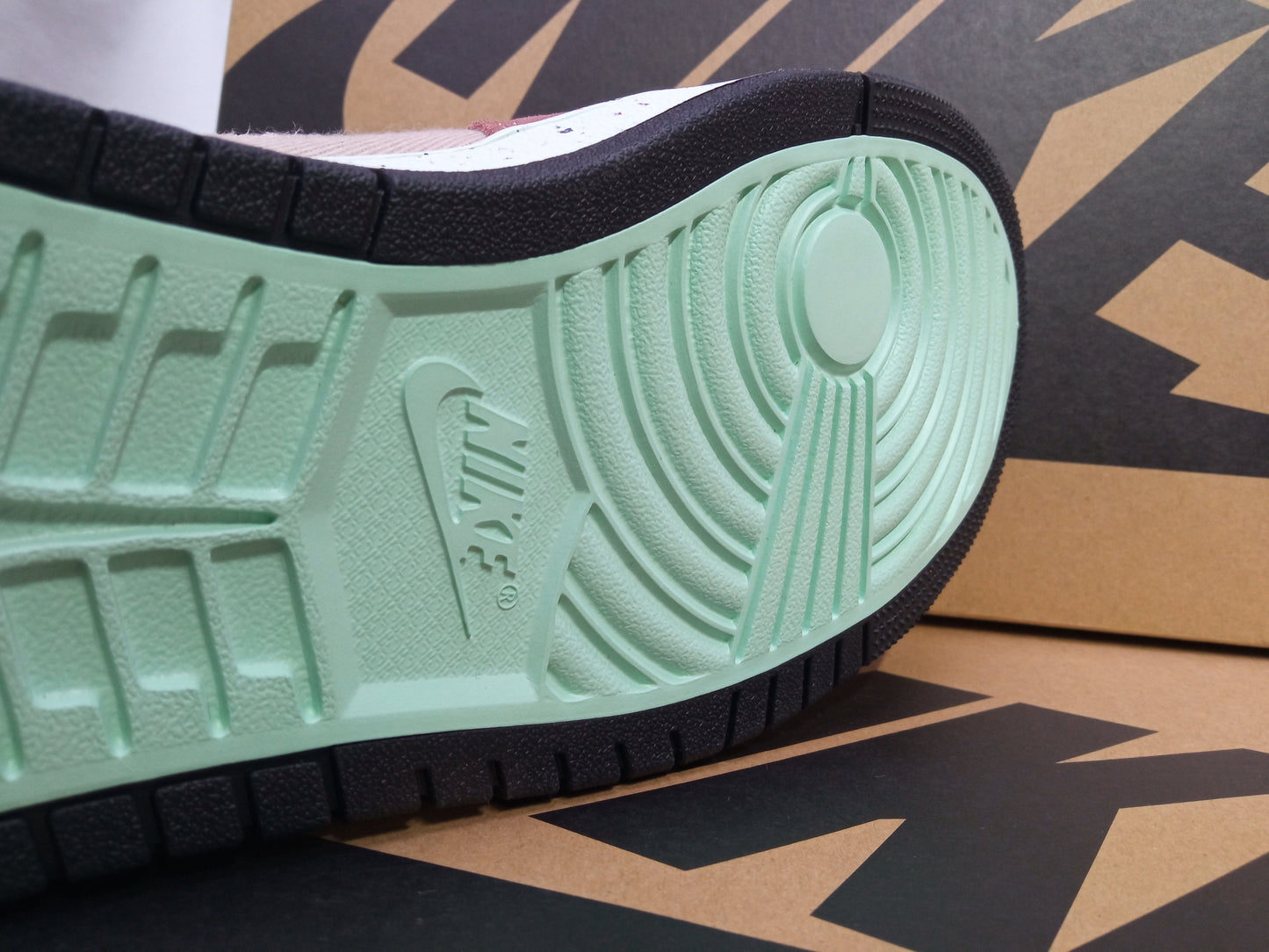 Air Jordan 1 High Zoom Comfort ''Fossil Stone''