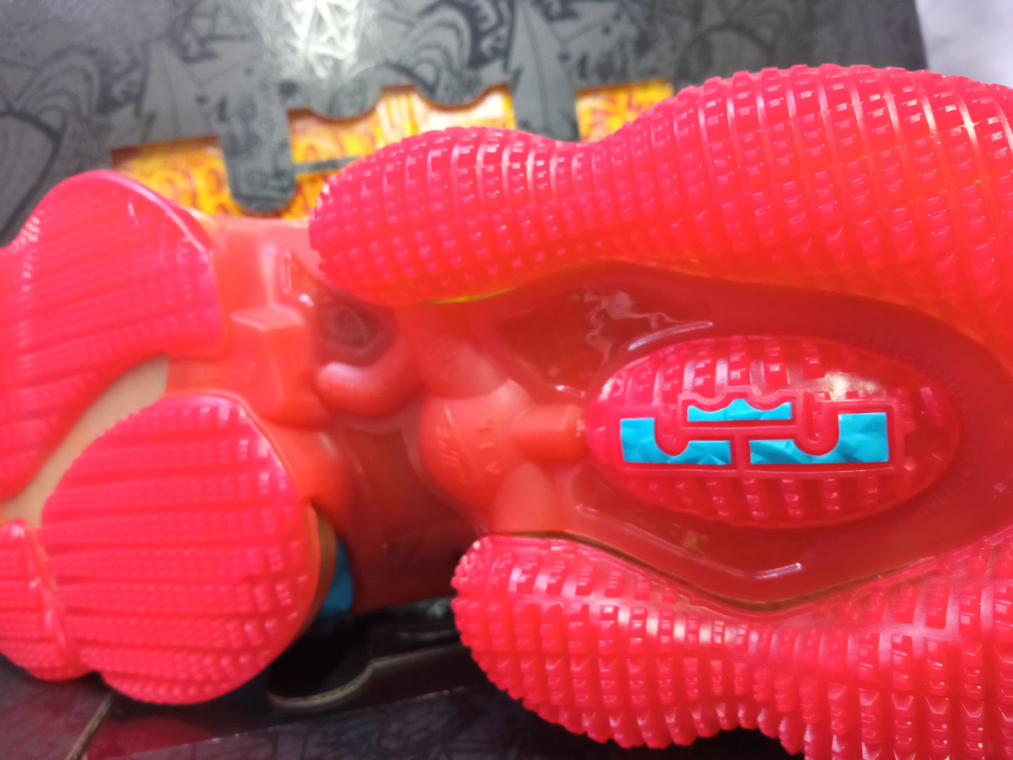 Nike LeBron 19 'Tune Squad' x Space Jam