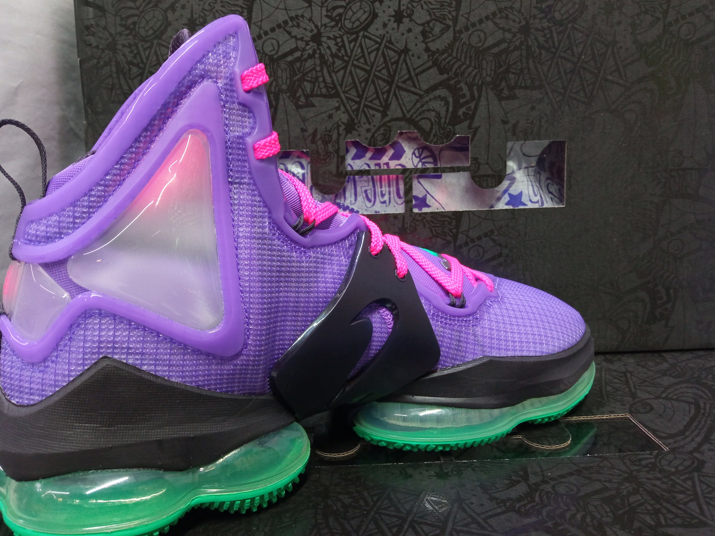 Nike LeBron 19 ''DJ Bron''