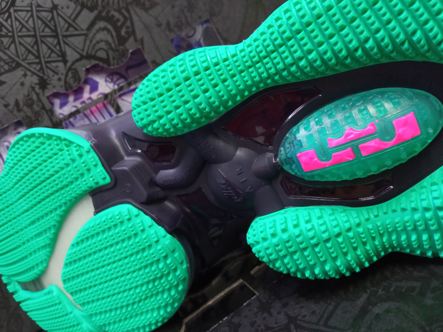 Nike LeBron 19 ''DJ Bron''