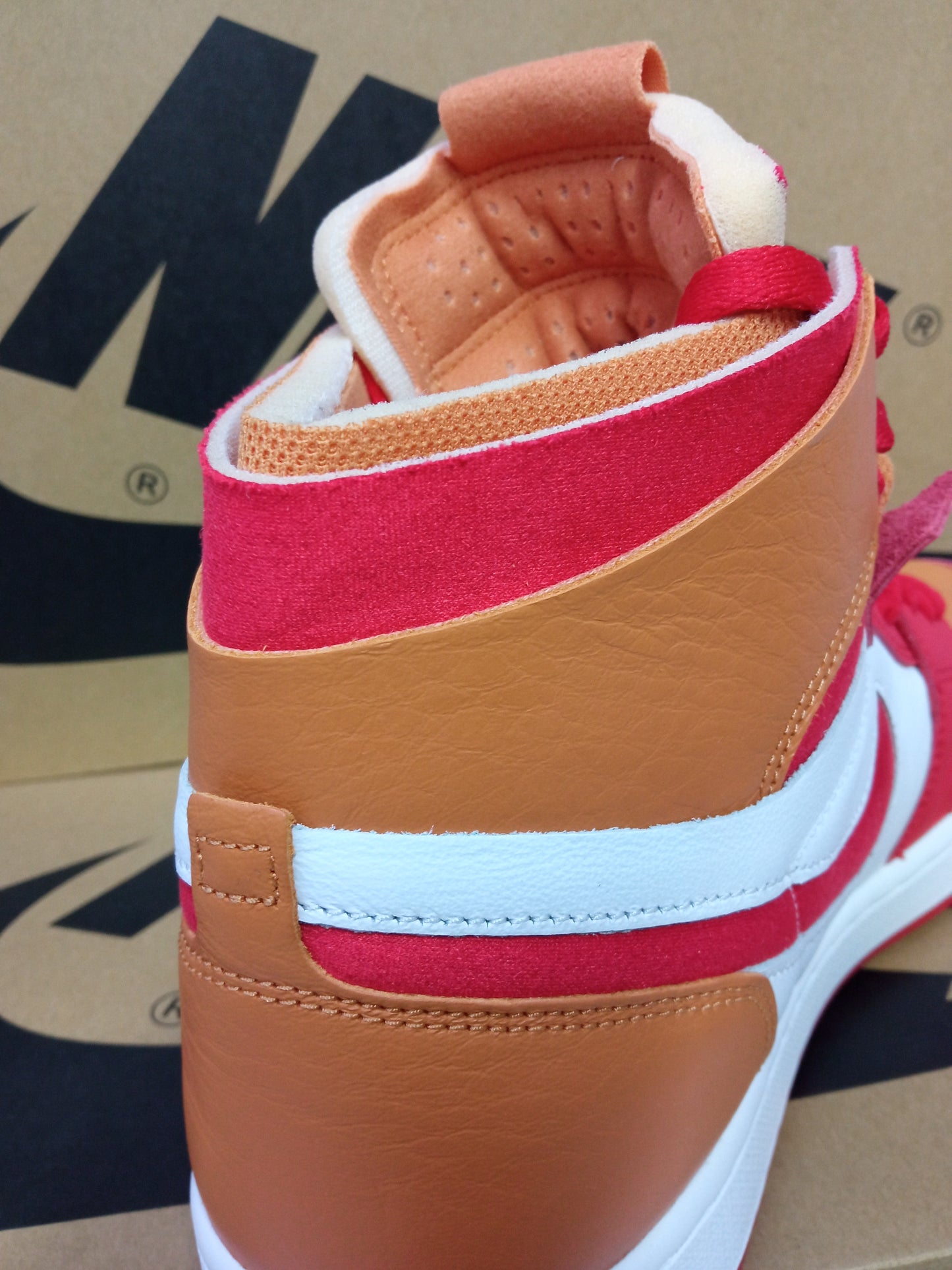 Air Jordan 1 Zoom Air Comfort Wmns 'Fire Red Hot Curry'