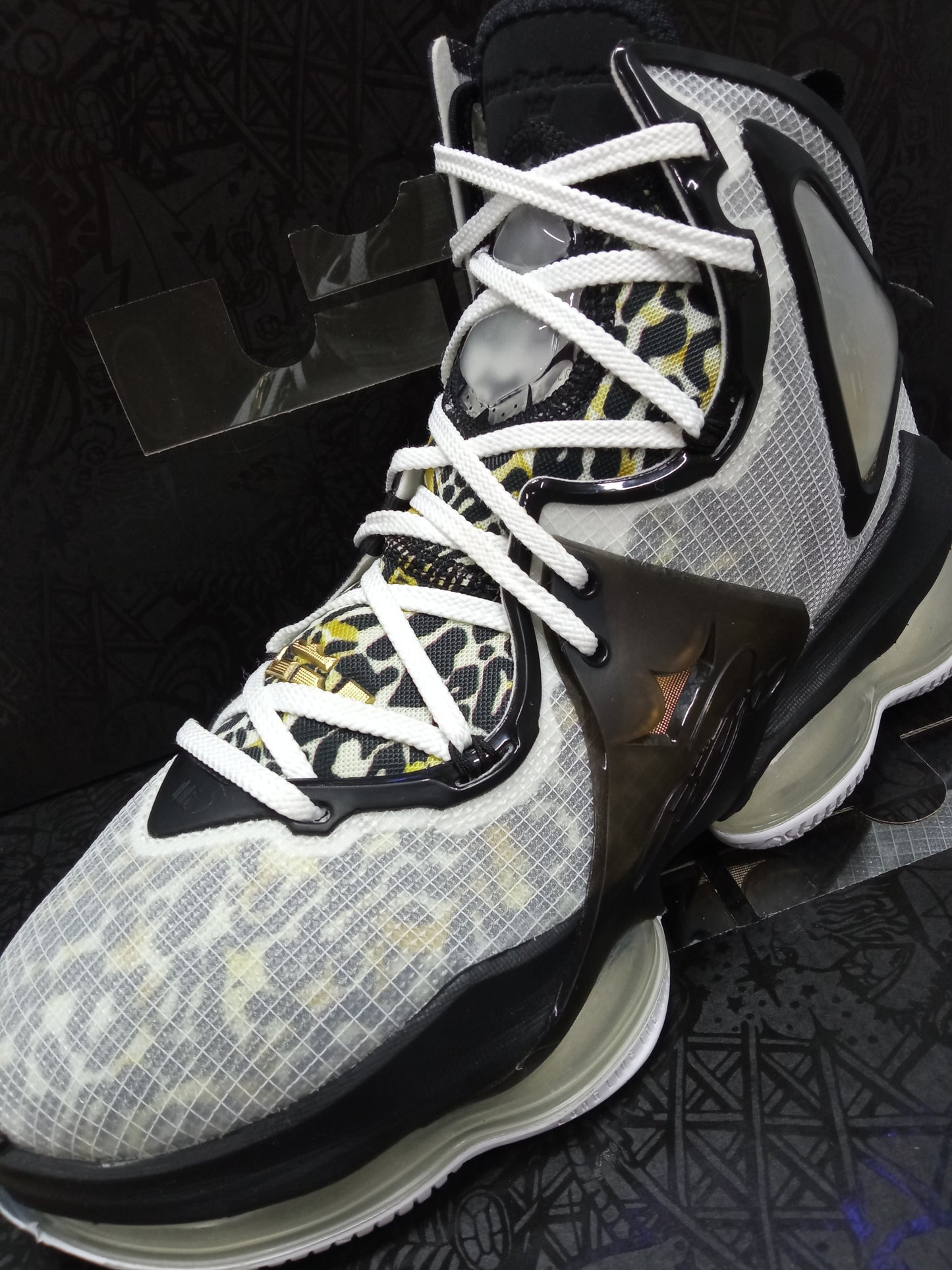 Nike Lebron 19 'Royalty'