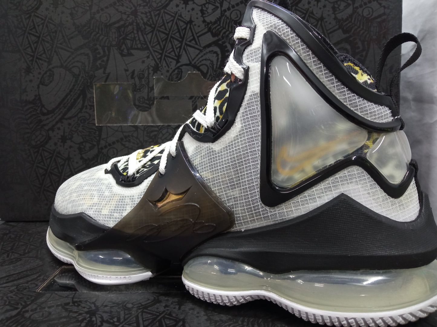 Nike Lebron 19 'Royalty'