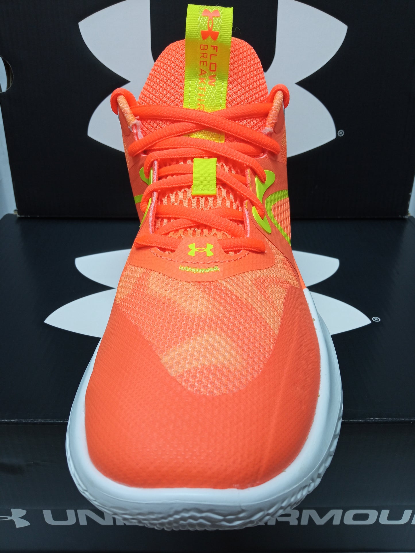 Under Armour Flow Breakthru 3 E24 'Panic Orange'