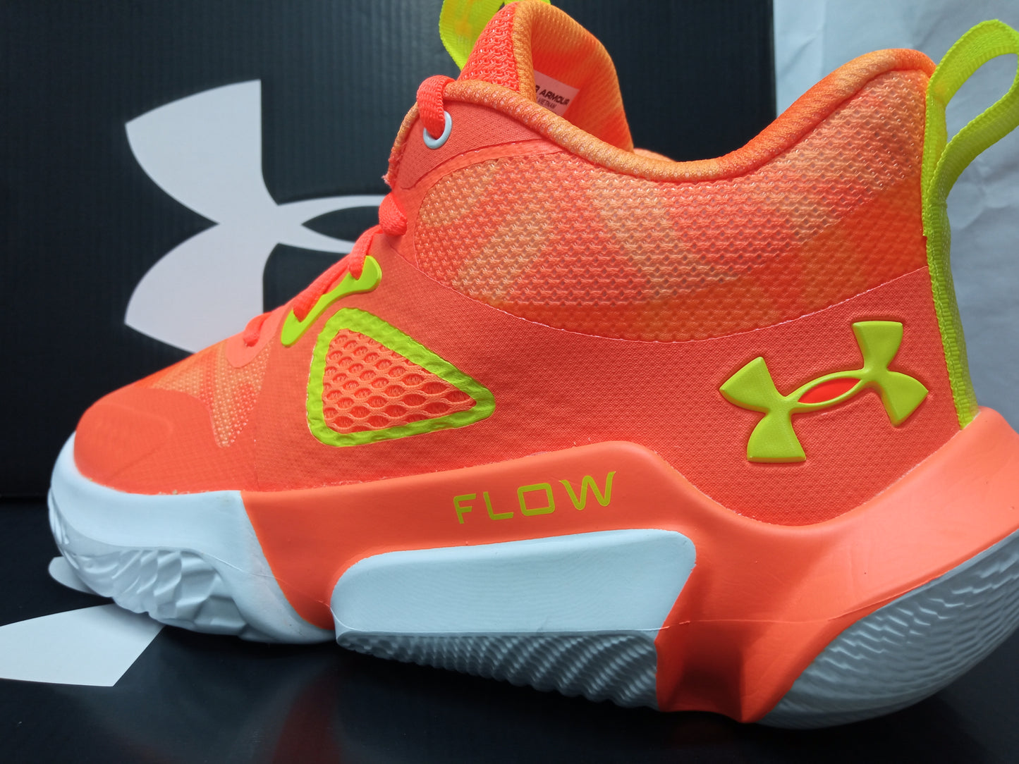 Under Armour Flow Breakthru 3 E24 'Panic Orange'