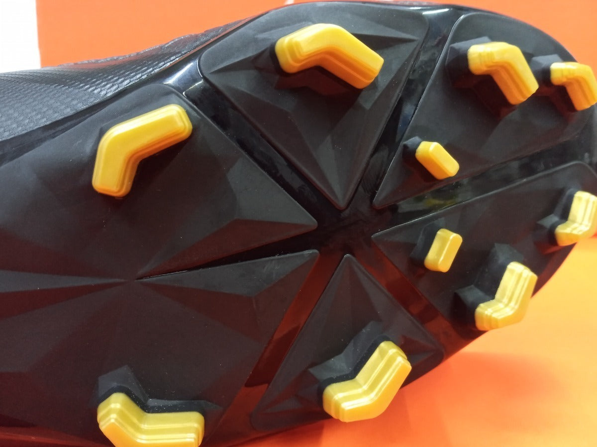 Nike Phantom Venom Club FG Black Gold