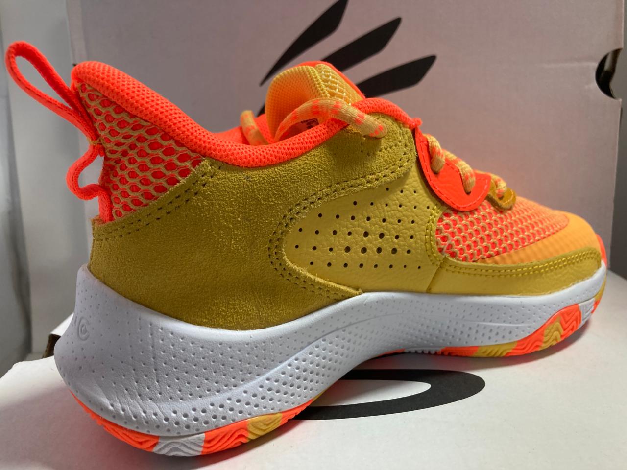 Under Armour  Youth Curry