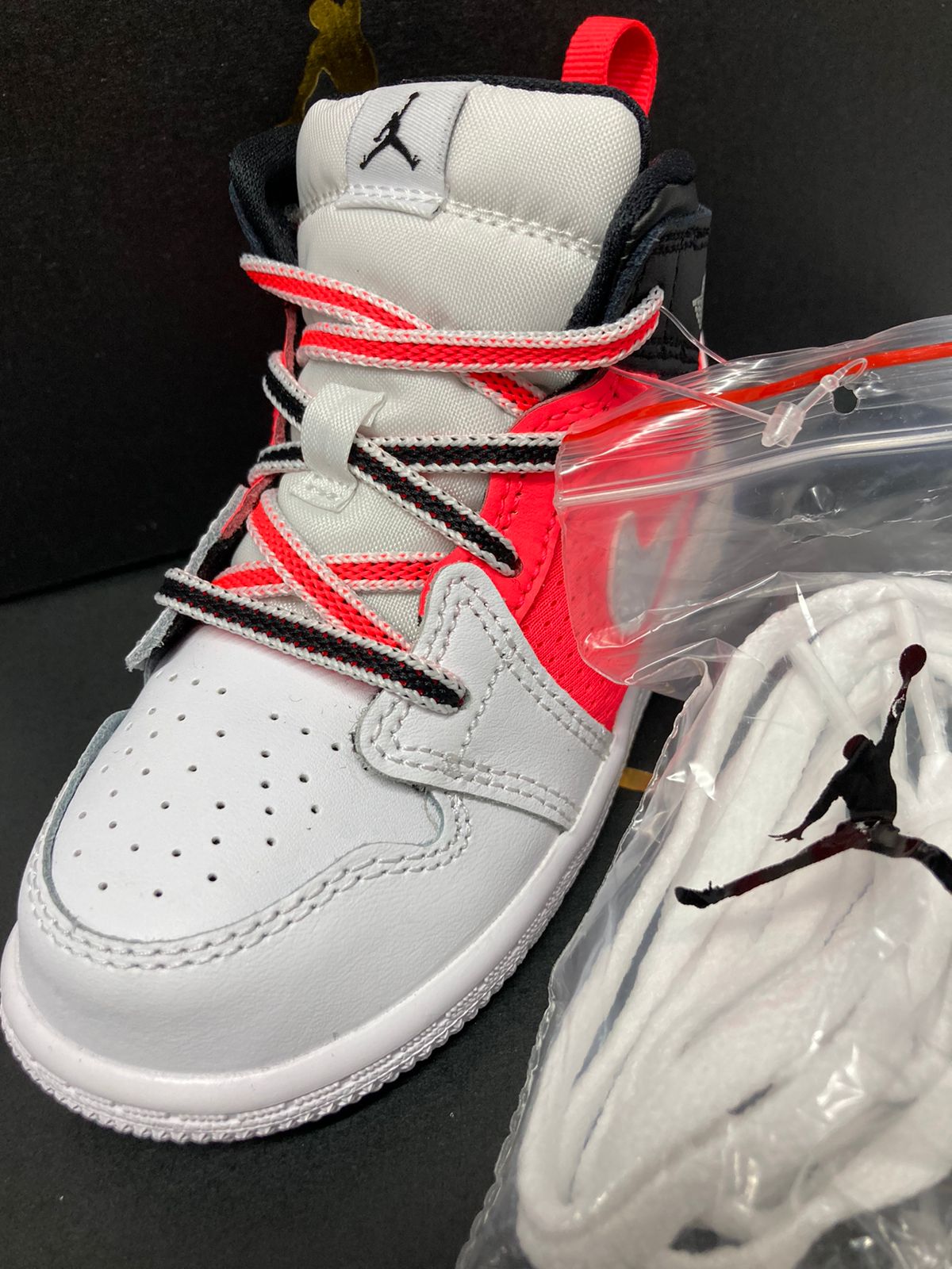 Air Jordan 1 Mid SE TD 'White Infrared'