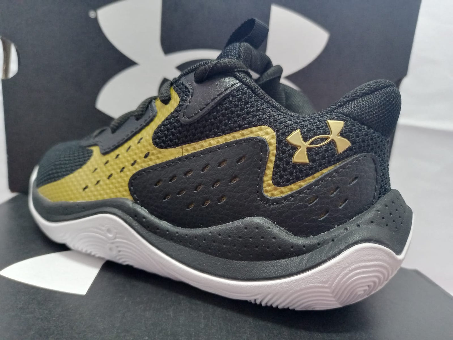 Under Armour Jet '23 PS 'Black Metallic Gold'