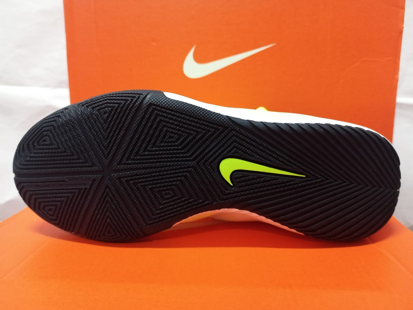 Nike Phantom Venom Academy IC JR