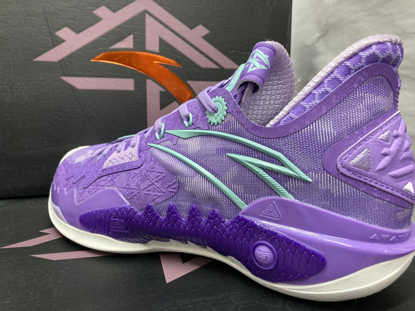 Anta Shock Wave 5 'Mutations'