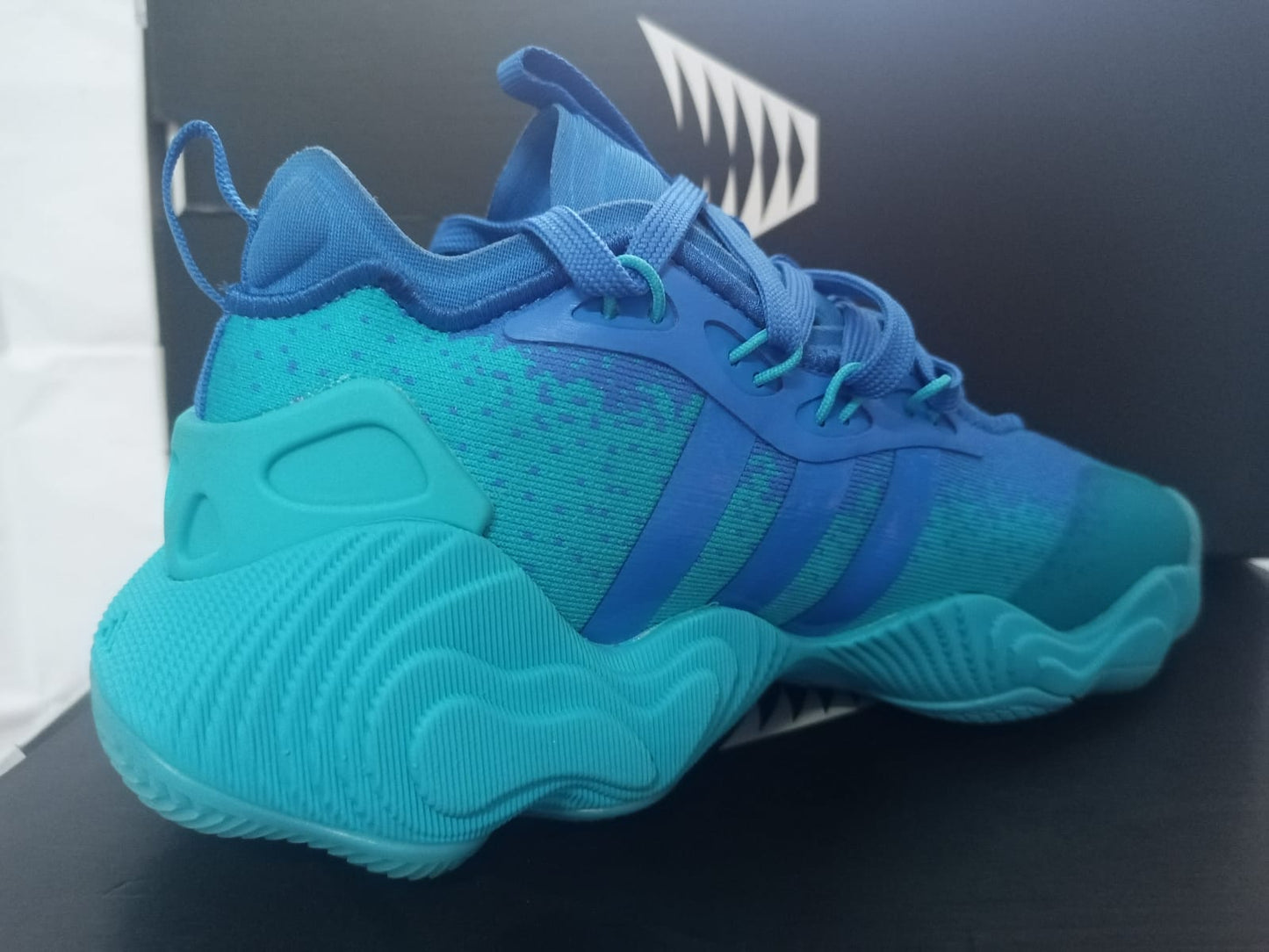 Adidas  Trae Young 3 J 'Lucid Cyan'