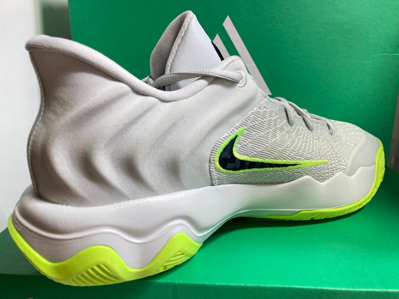 Nike Giannis Immortality 4 'Light Silver Volt Black'
