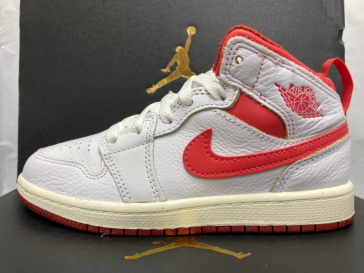 Air Jordan 1 Mid SE PS 'White Dune Red'