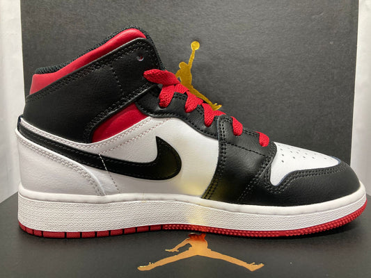 Air Jordan 1 Mid GS 'Gym Red Black Toe'