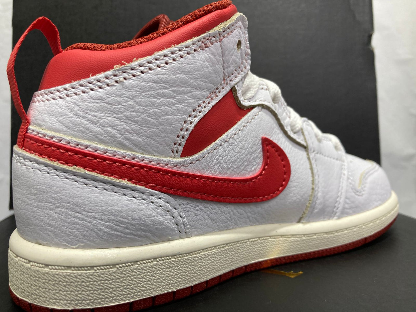 Air Jordan 1 Mid SE PS 'White Dune Red'