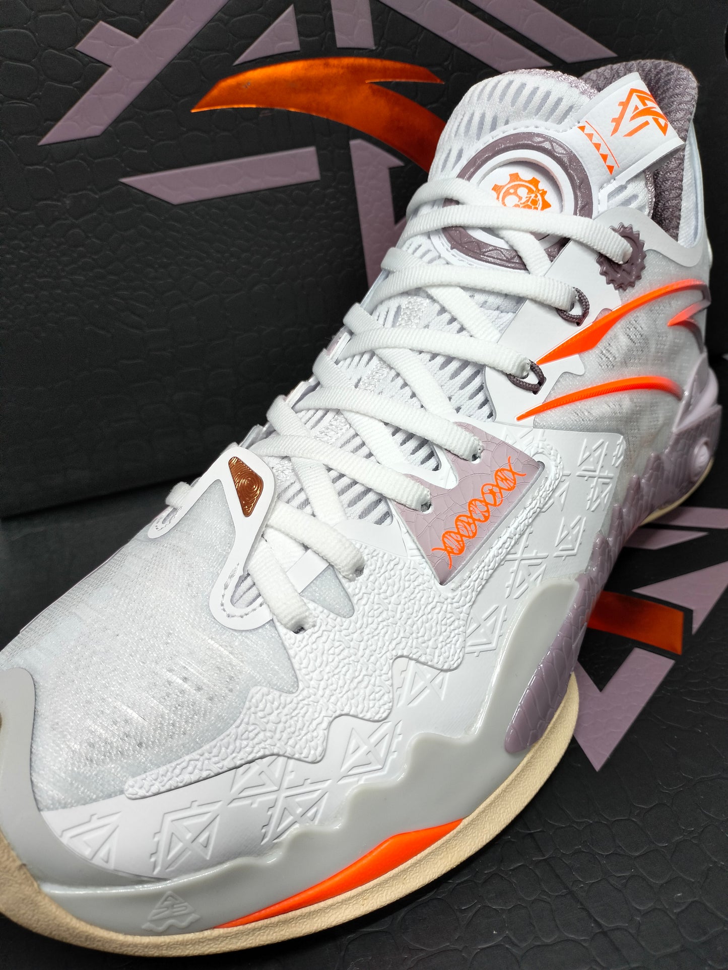 Anta Kyrie Shock Wave 5 'Saltation'