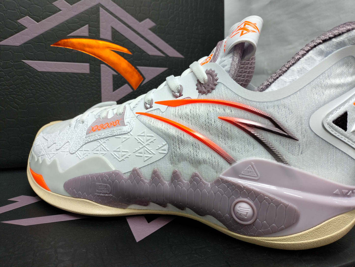 Anta Kyrie Shock Wave 5 'Saltation'