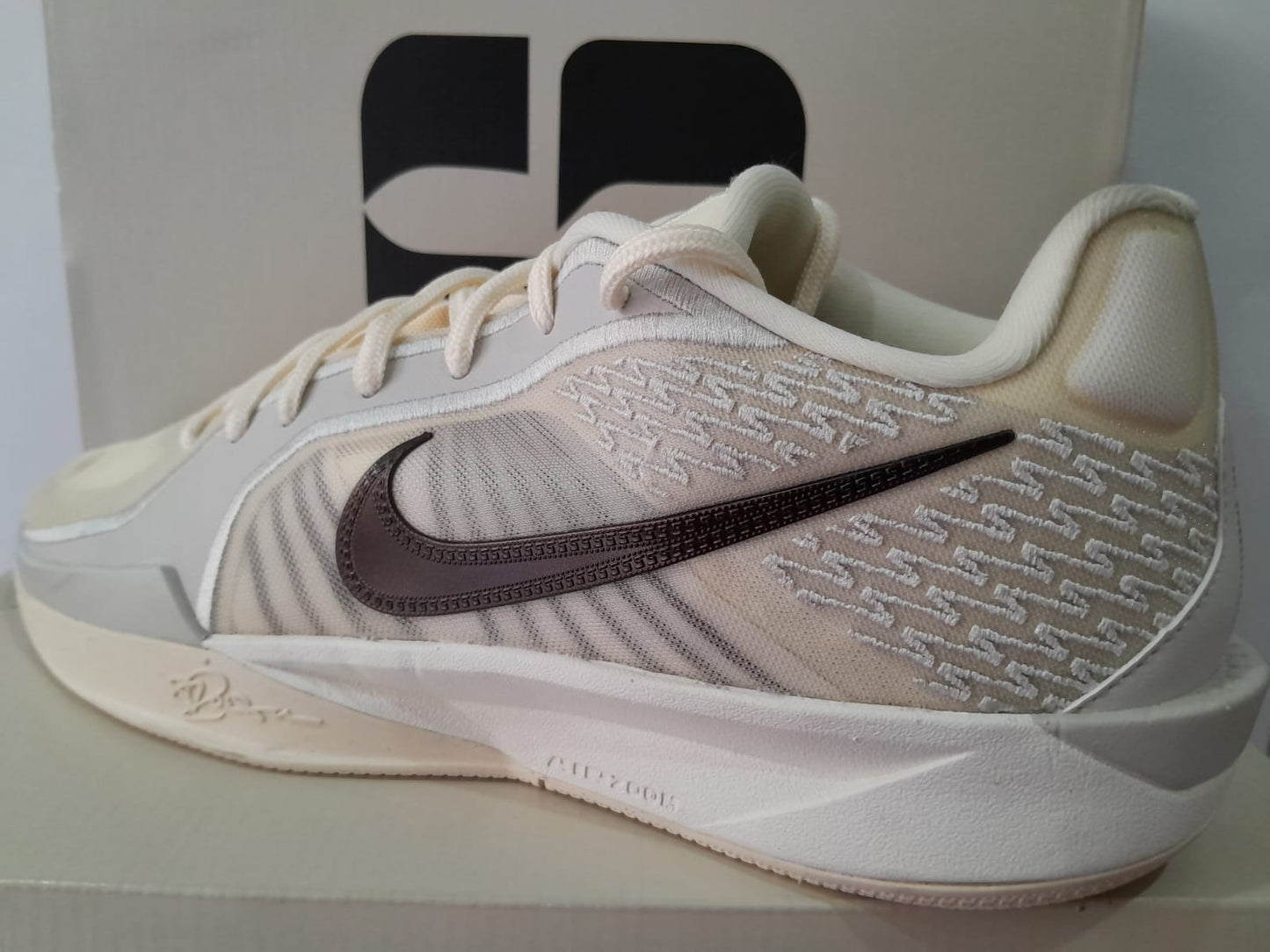 Nike Wmns Sabrina 2 'Relentless'