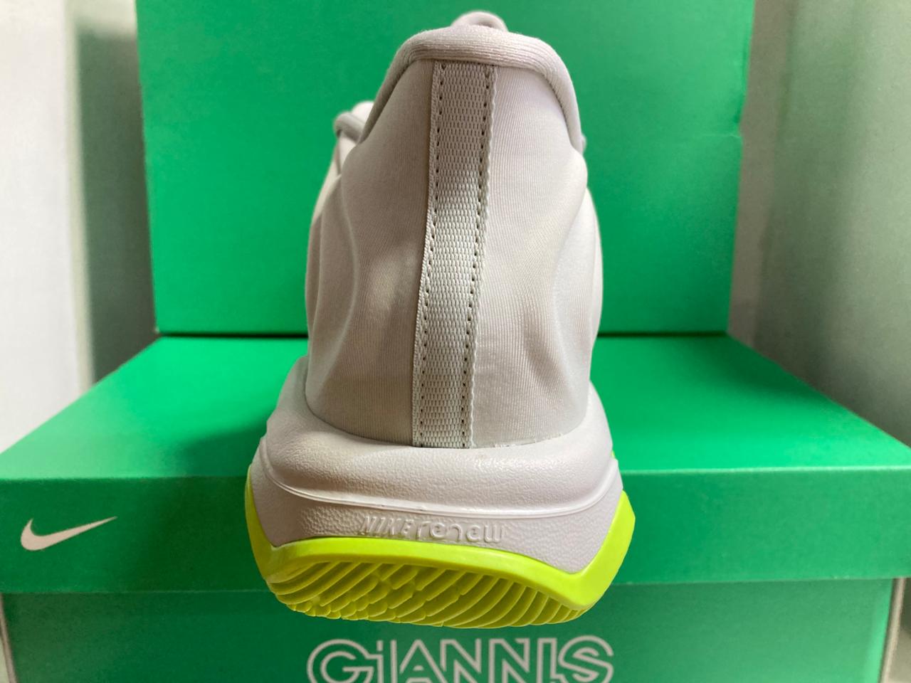 Nike Giannis Immortality 4 'Light Silver Volt Black'