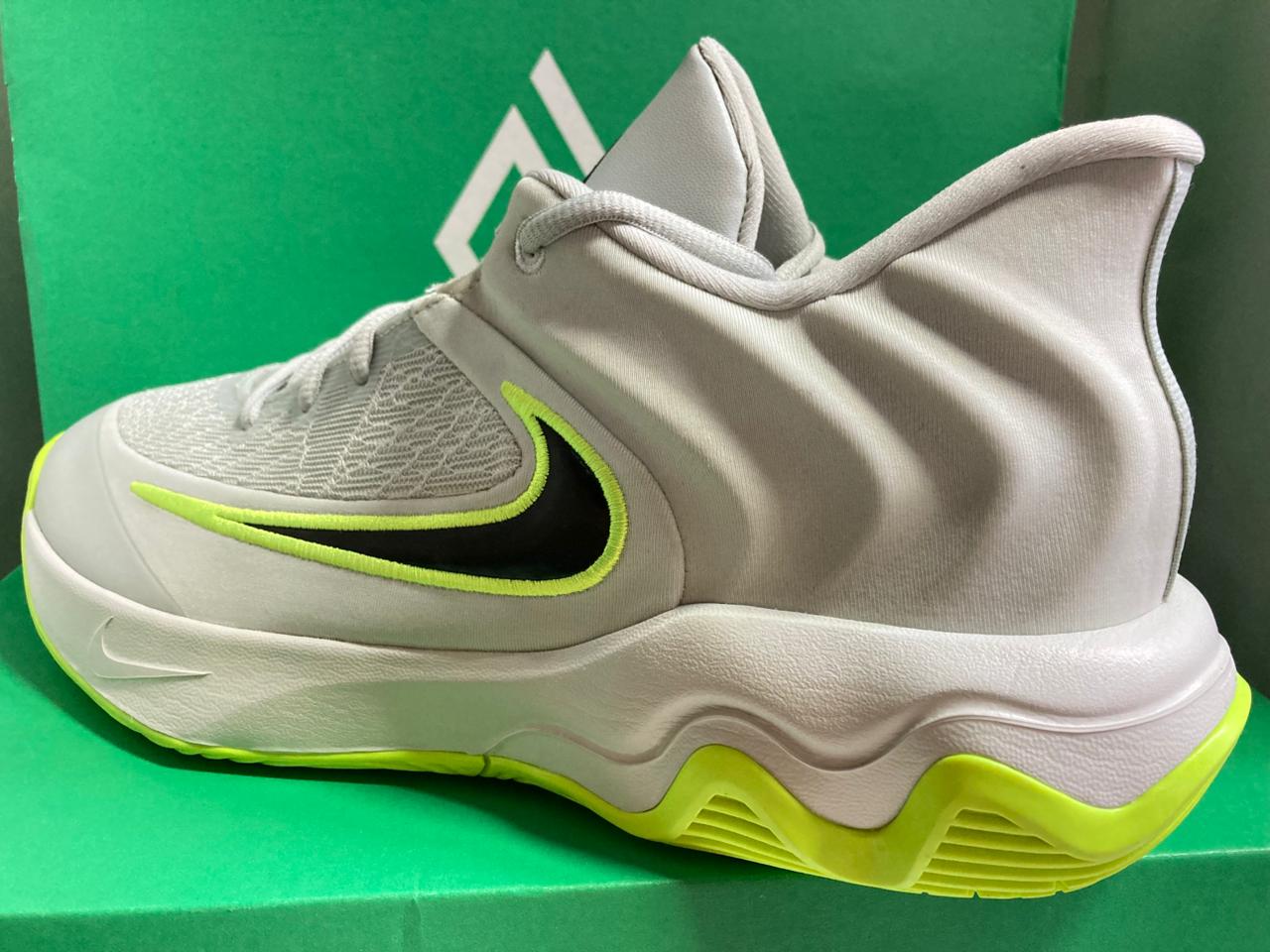 Nike Giannis Immortality 4 'Light Silver Volt Black'