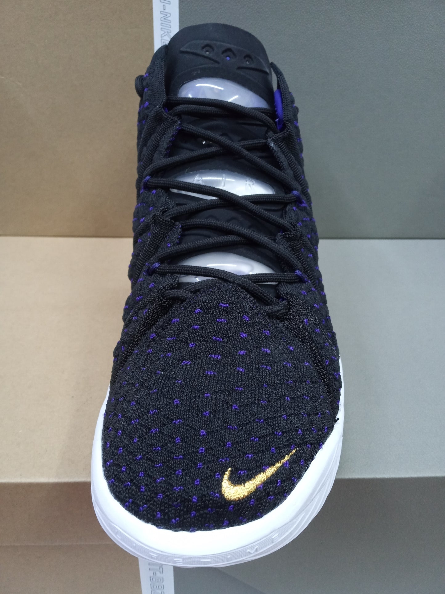 Nike LeBron 18 Lakers