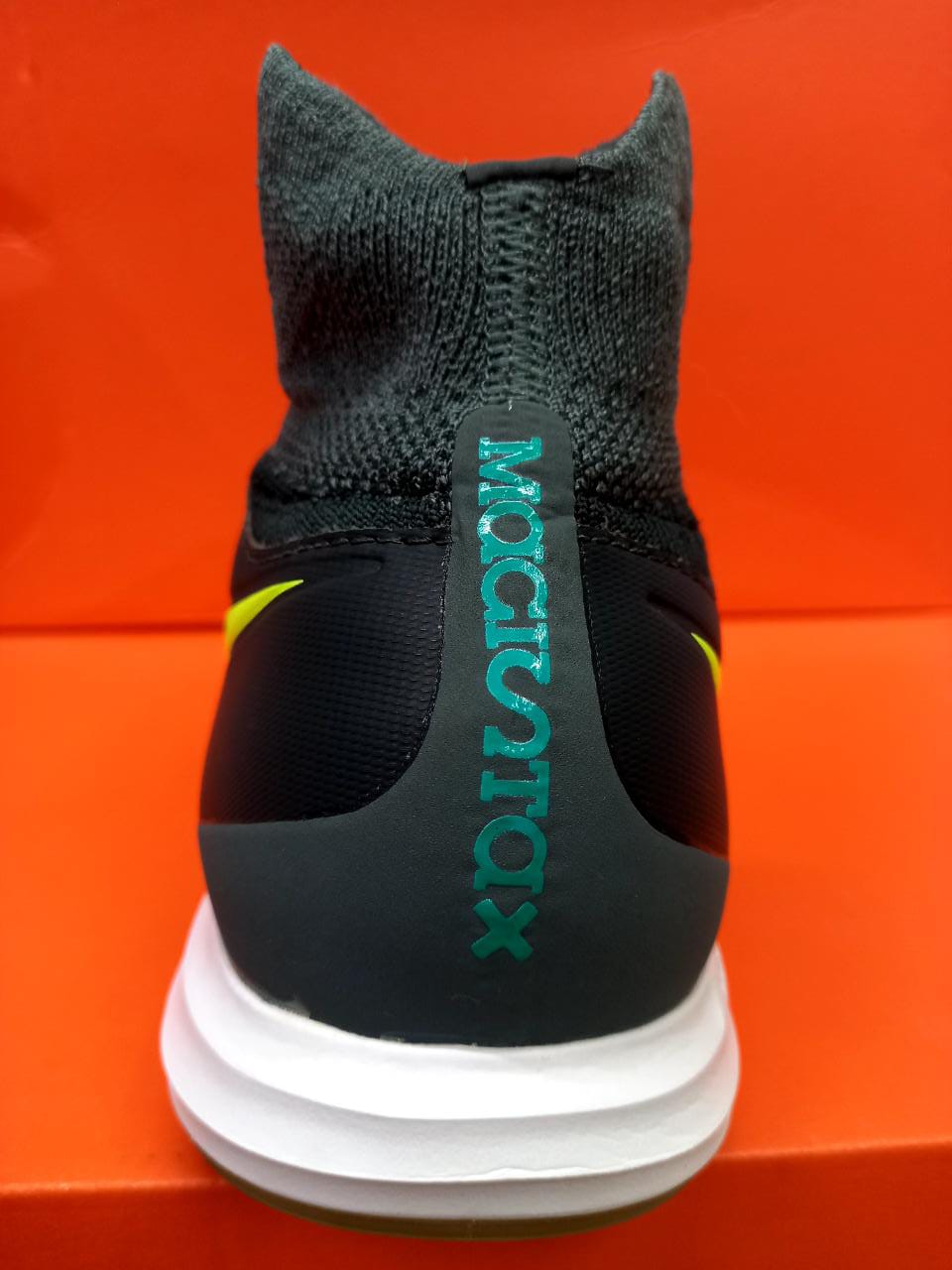 Nike MagistaX Proximo II DF IC J