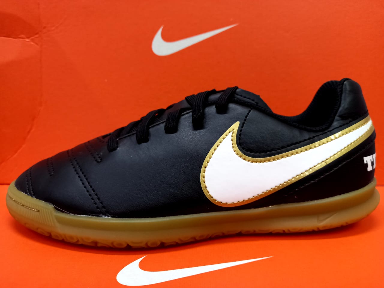 Nike Tiempo Rio III IC J