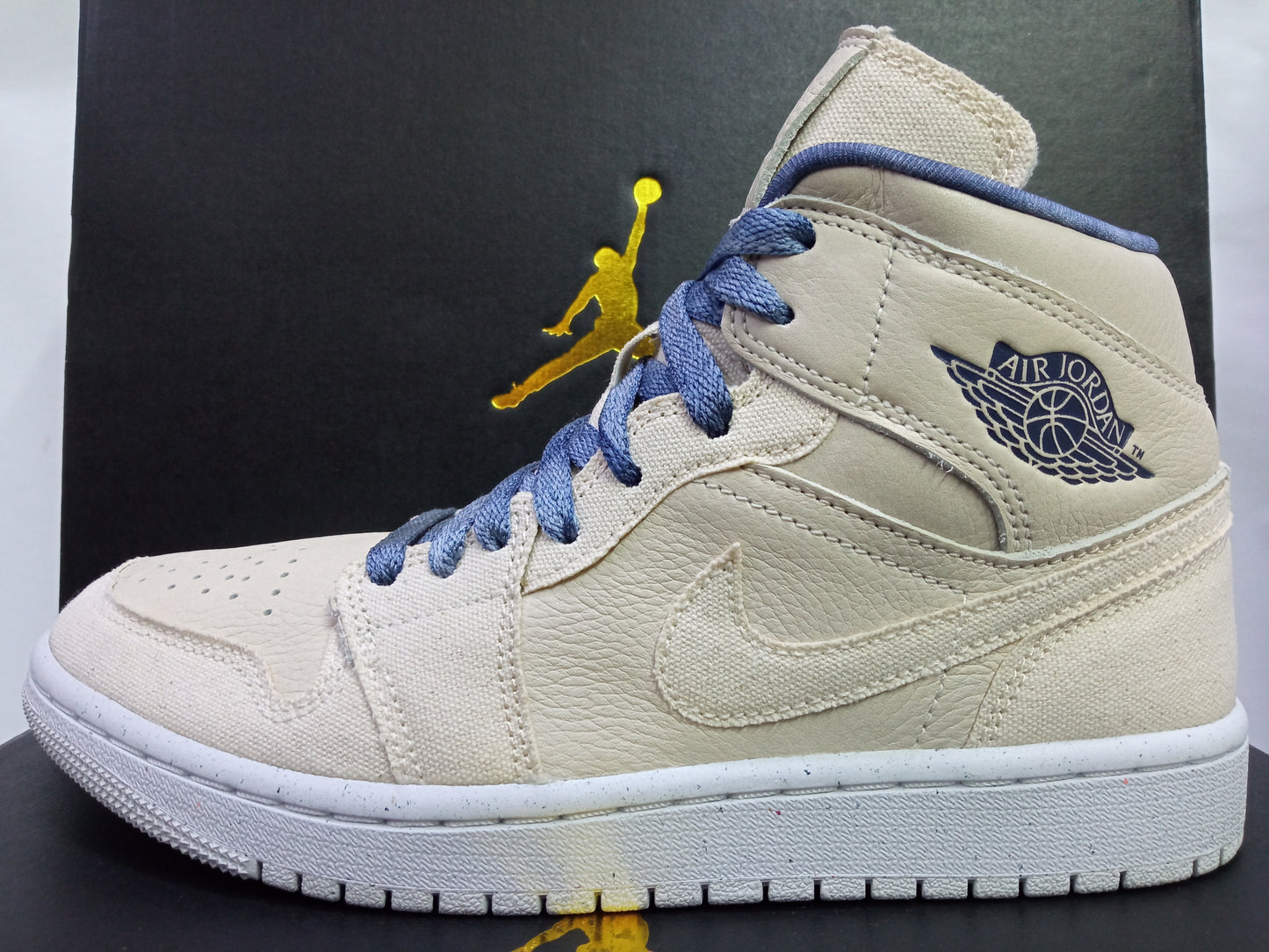 Air Jordan 1 Mid Wmns SE Sanddrift La Casa del Basquet