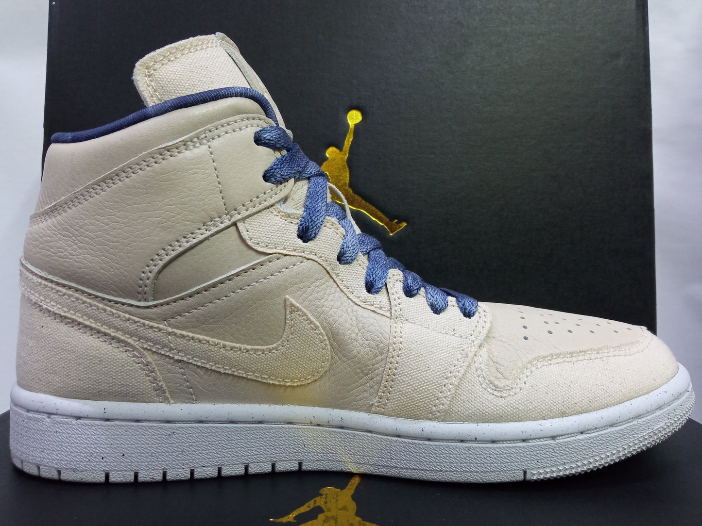 Air Jordan 1 Mid Wmns SE ''Sanddrift''