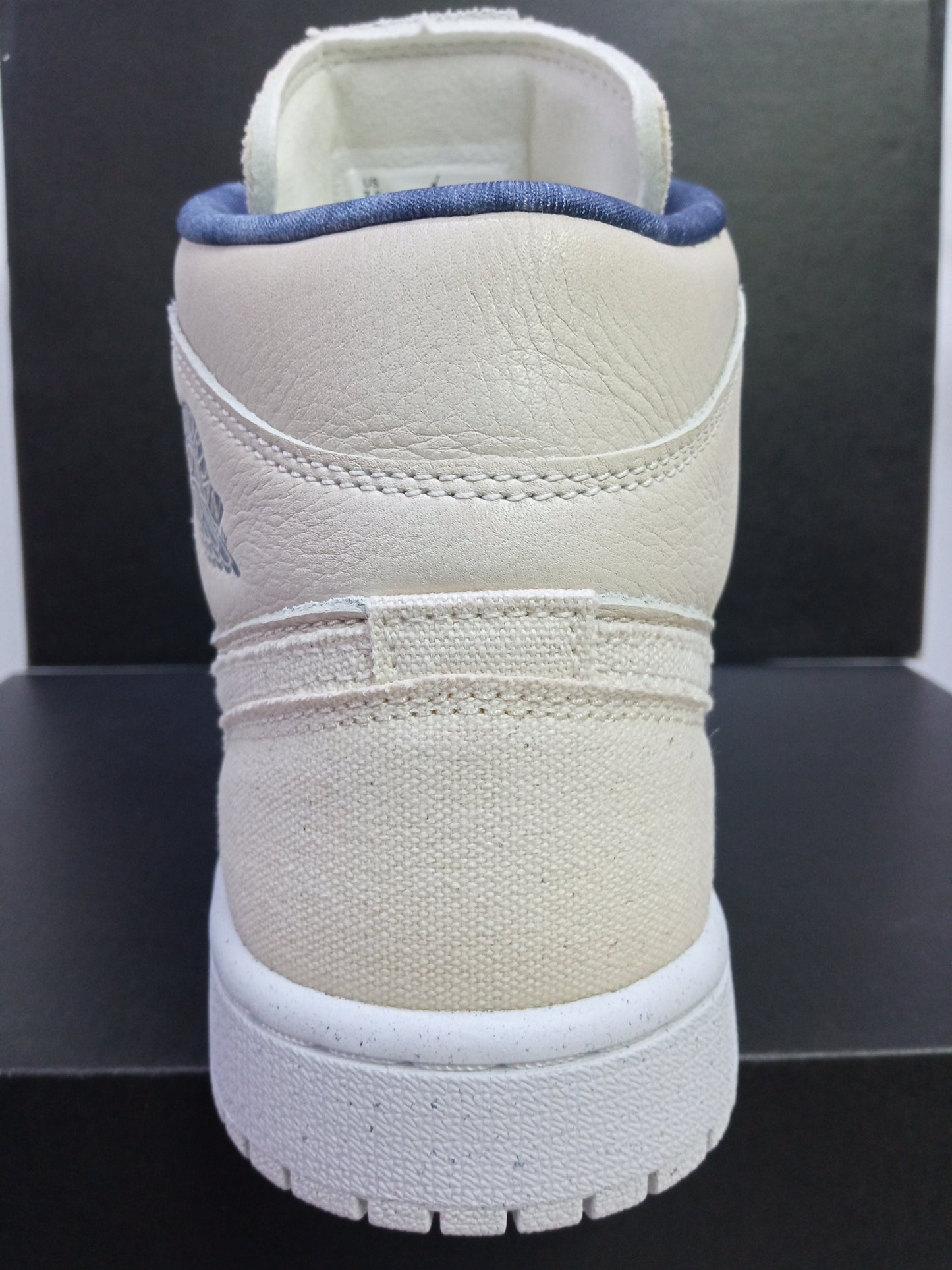 Air Jordan 1 Mid Wmns SE ''Sanddrift''