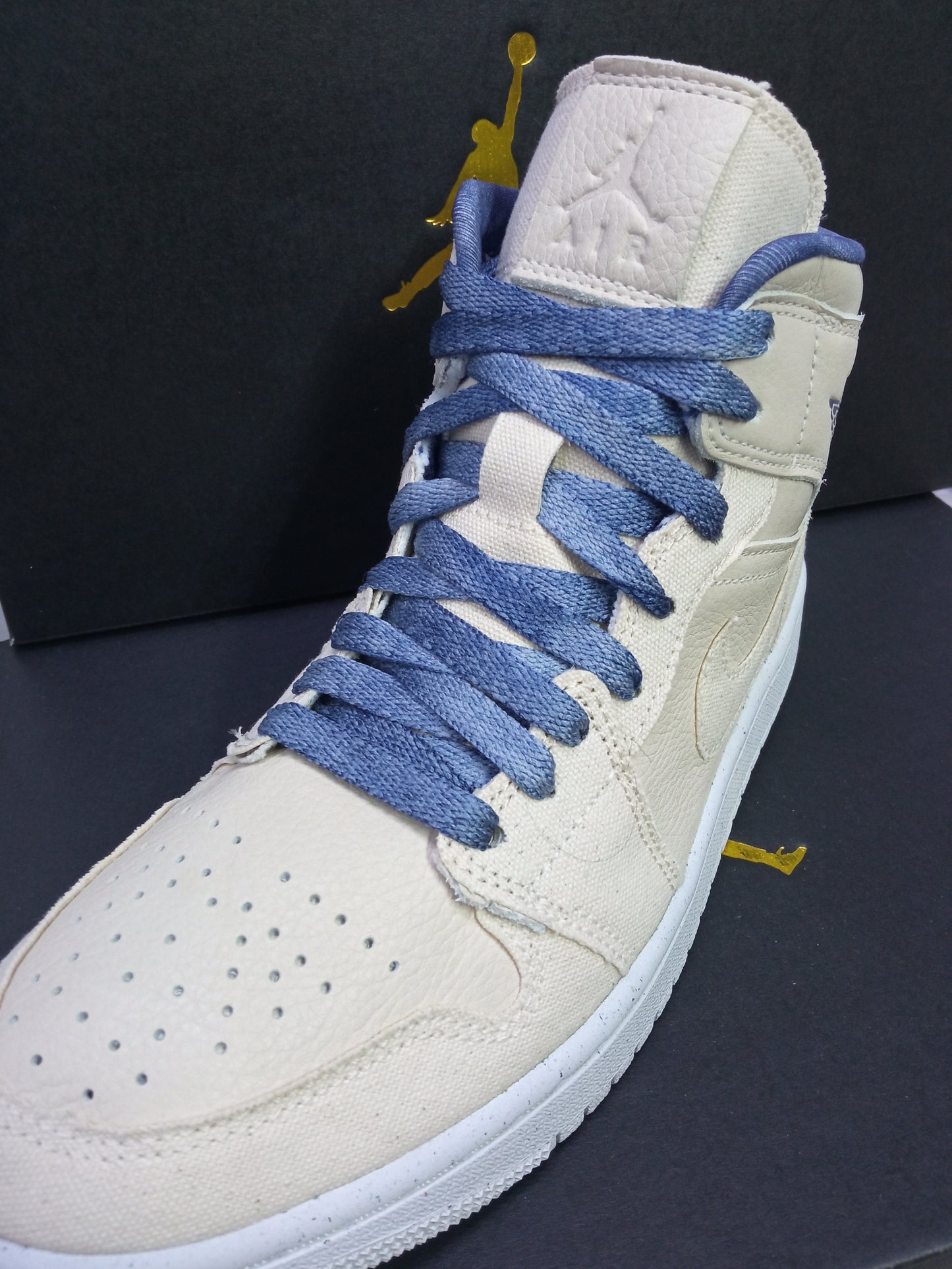 Air Jordan 1 Mid Wmns SE ''Sanddrift''