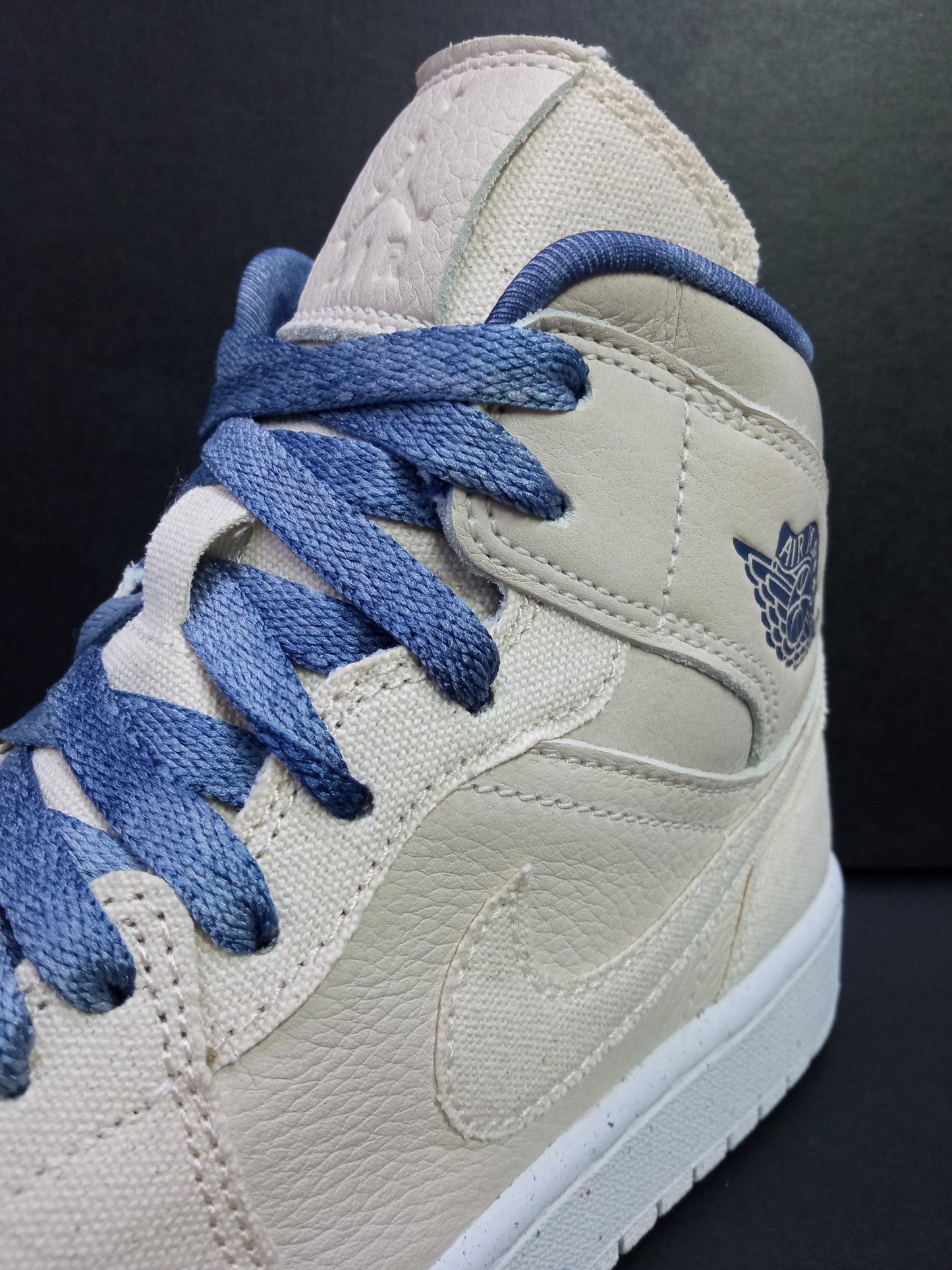 Air Jordan 1 Mid Wmns SE ''Sanddrift''